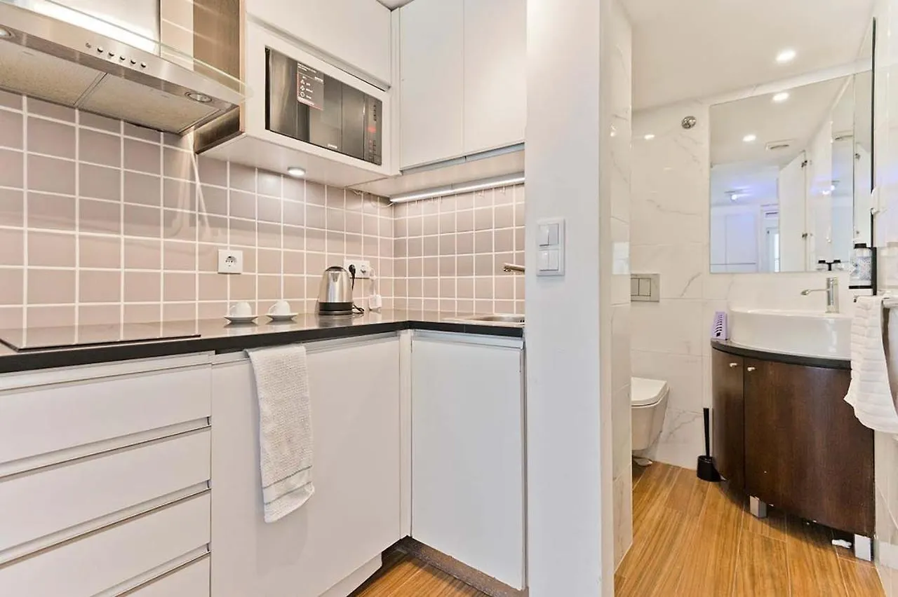 Bmyguest - Fado Downtown Studio Lisbon Apartment